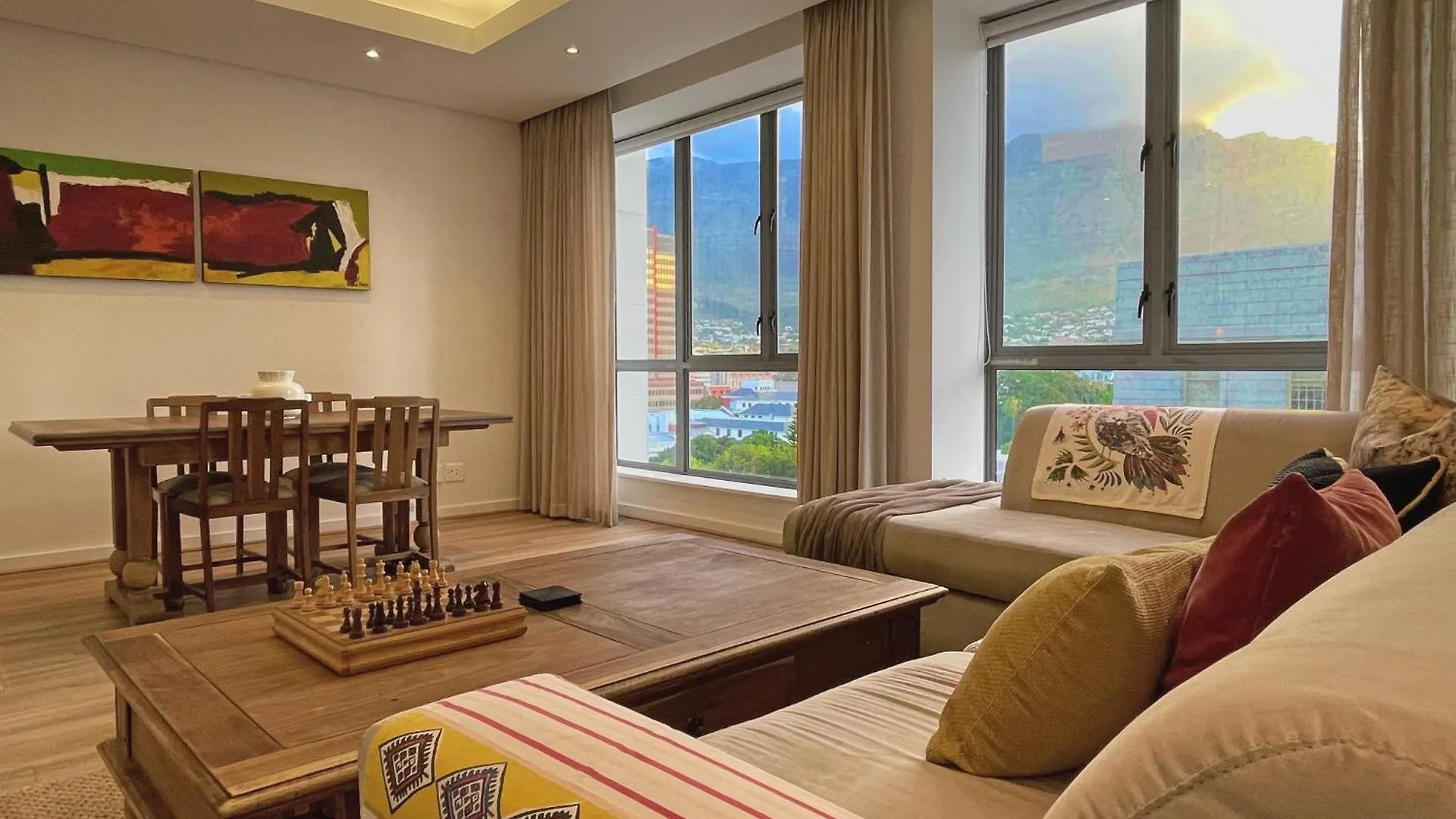 Mandela Rhodes Place Mountain Views Apartment Cbd ケープタウン